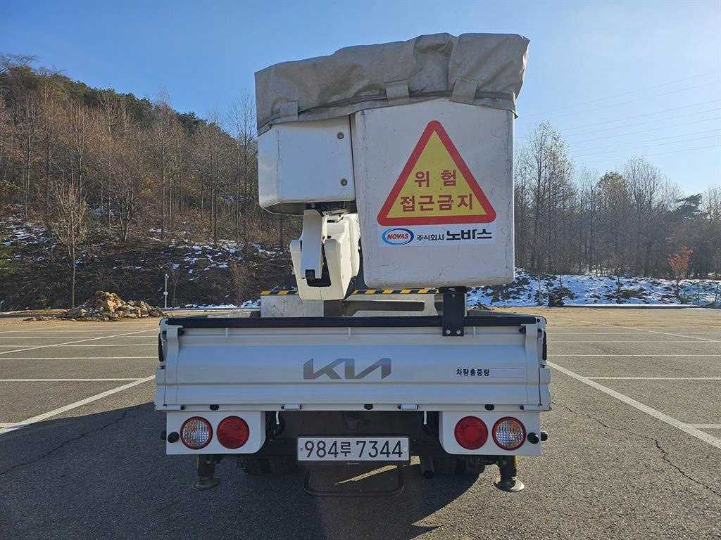 기아 봉고 1.2톤 바가지차 2022년식 고소작업차 후면