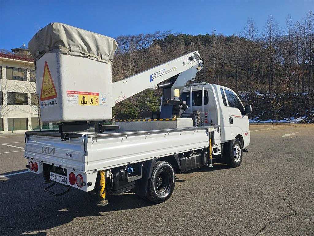 기아 봉고 1.2톤 바가지차 2022년식 바가지와 붐 후측면