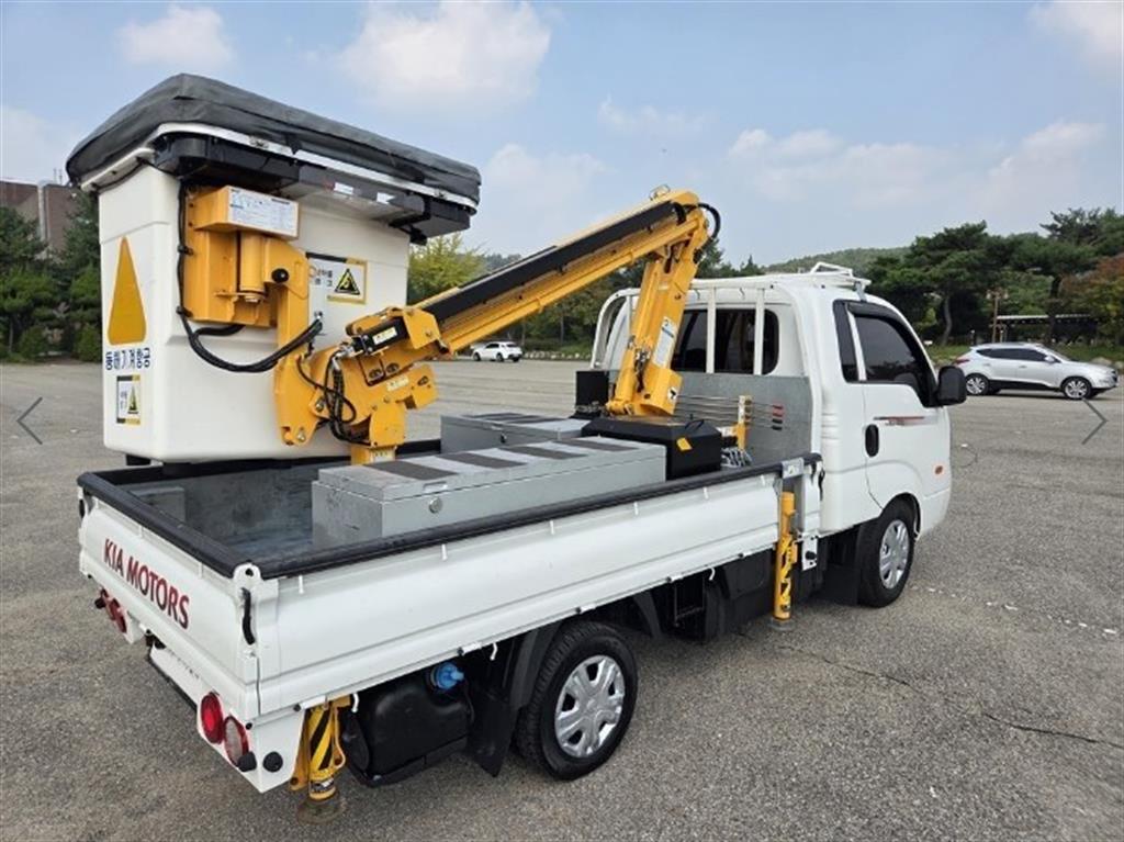 기아 봉고 1톤 바가지차 2020년식 공구함과 붐 연결부