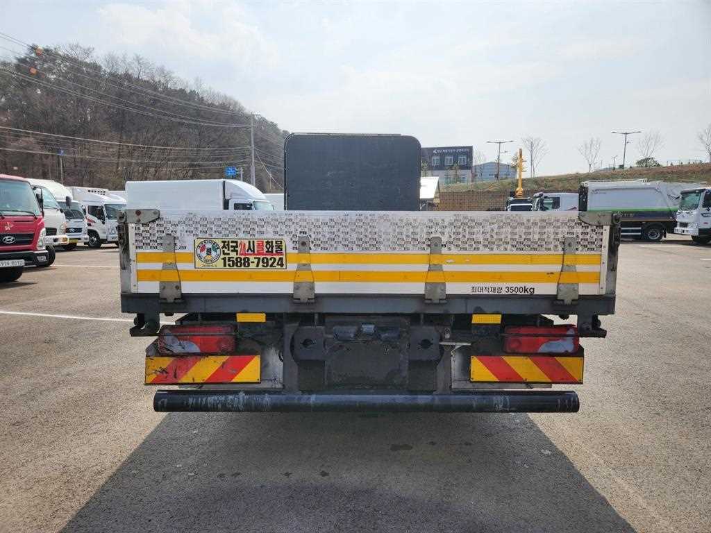 만(MAN) TGL 3.5톤 카고 2020년식 적재함 뒷문과 후면
