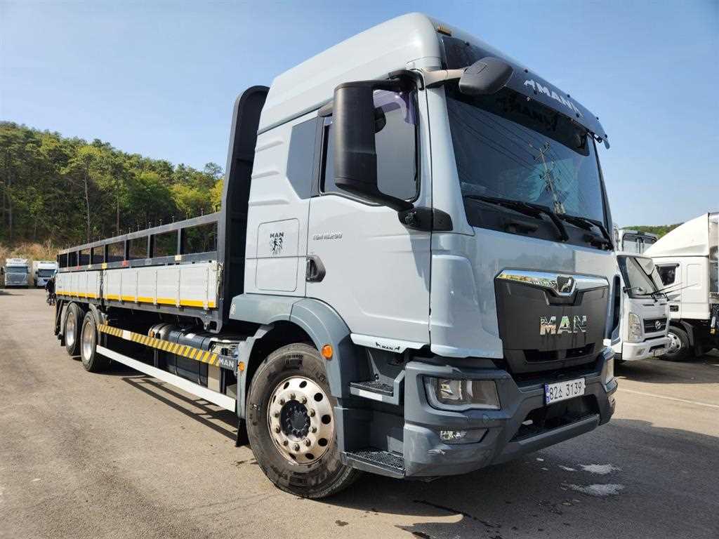 만(MAN) TGM 9.5톤 카고 2022년식 조수석 쪽 전측면