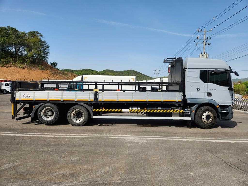 만(MAN) TGM 9.5톤 카고 2022년식 조수석 쪽 측면 3축