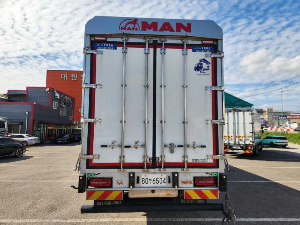만(MAN) TGX 24톤 윙바디 2025년식 윙바디 뒷문