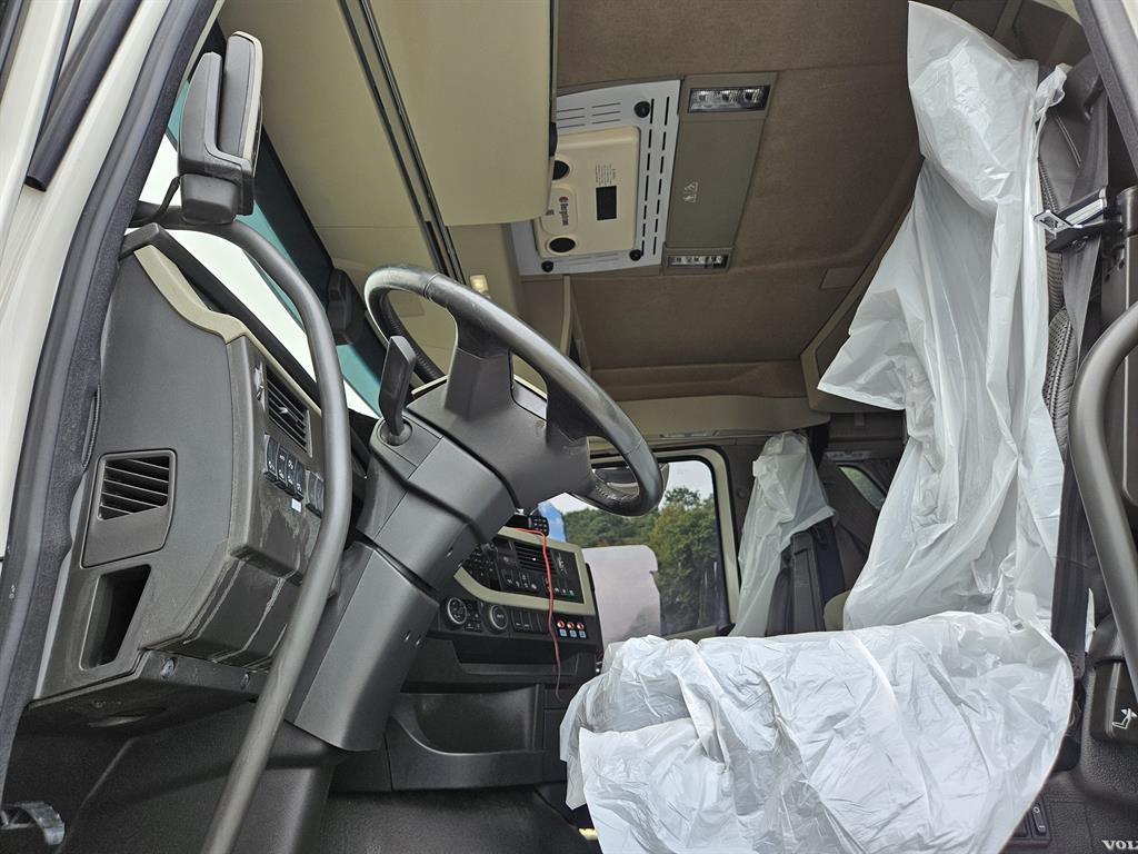 볼보 FH500 13톤 냉동탑 2019년식 운전석 실내