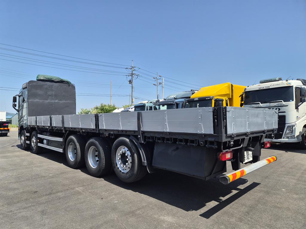 볼보 FH 25톤 카고 2019년식 카고 운전석 쪽 후측면