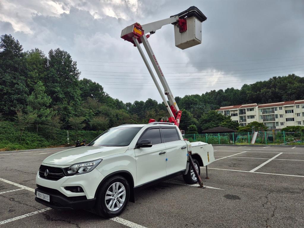 쌍용 렉스턴 스포츠 1톤 바가지차 2019년식 고소작업대 붐 전개