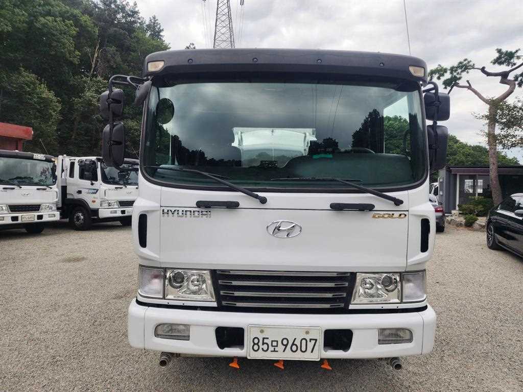 현대 메가트럭 5톤 살수차 2016년식 메가트럭 GOLD 정면