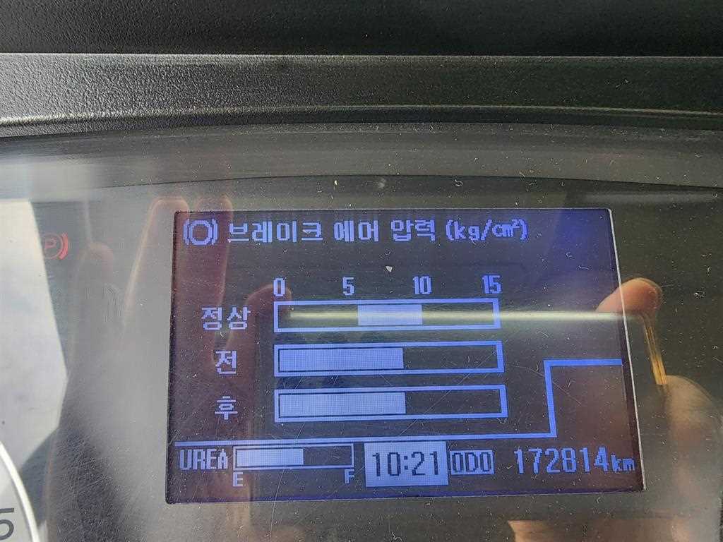 현대 메가트럭 5톤 살수차 2016년식 계기판 주행거리 172,814km