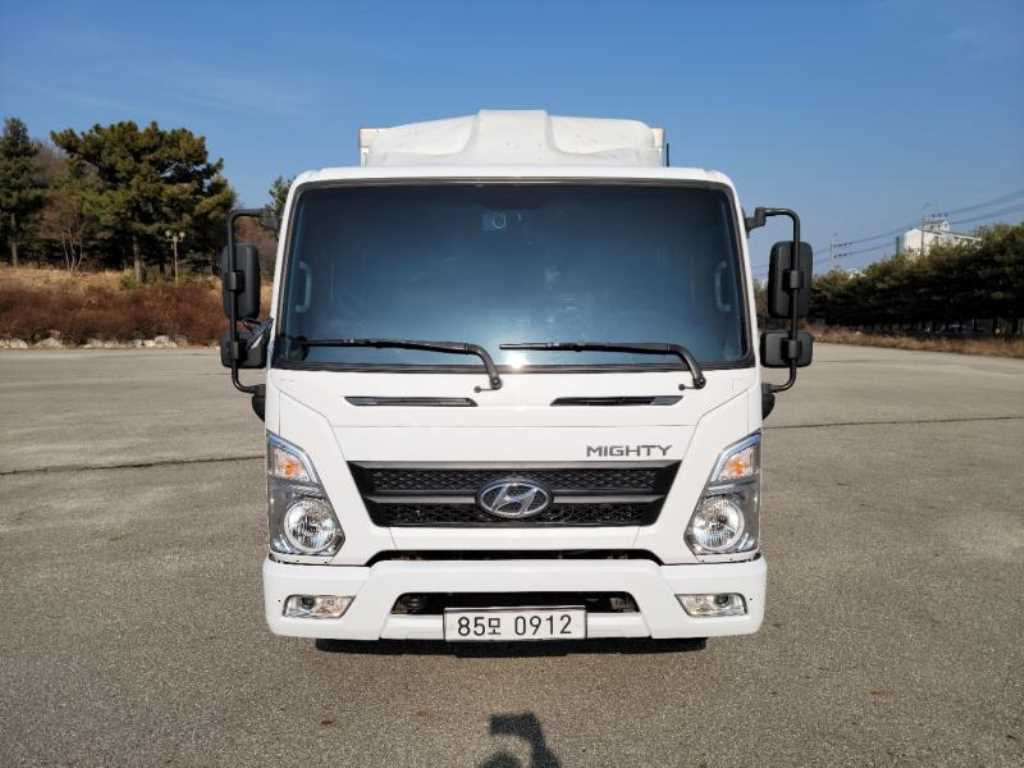 현대 마이티 2.5톤 내장탑 2019년식 마이티 정면