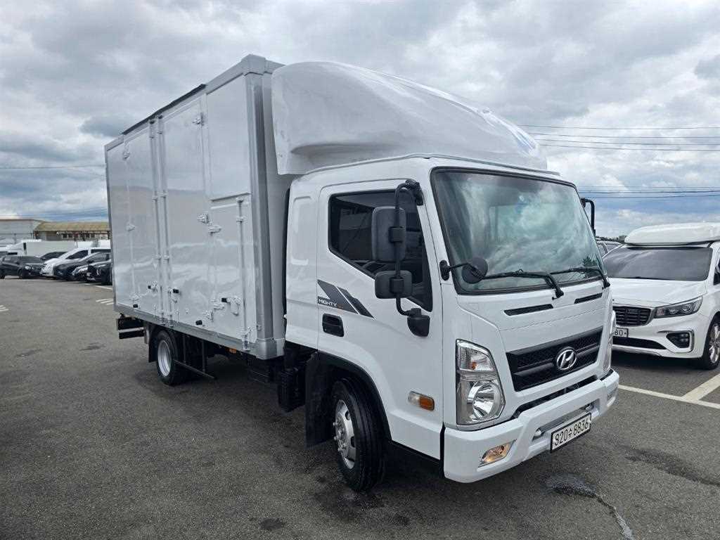 현대 마이티 2.5톤 익스탑 2021년식 조수석 쪽 전측면