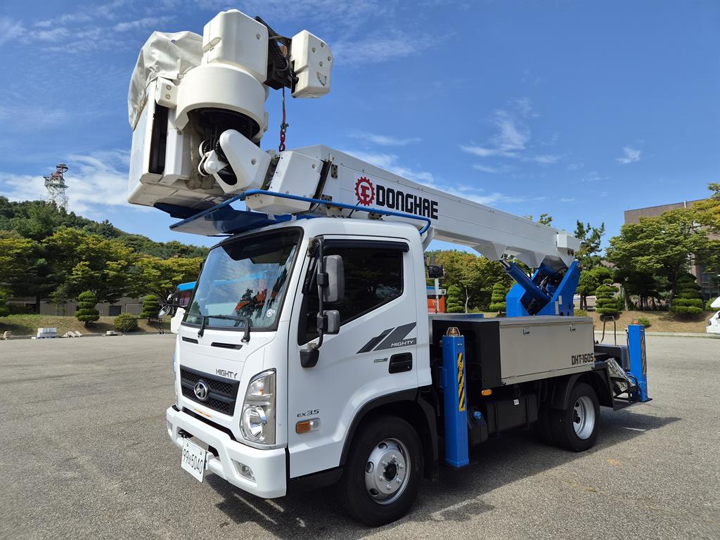 현대 마이티 3.5톤 고소작업차 2015년식 동해 DHT-160S 고소작업차 운전석 쪽