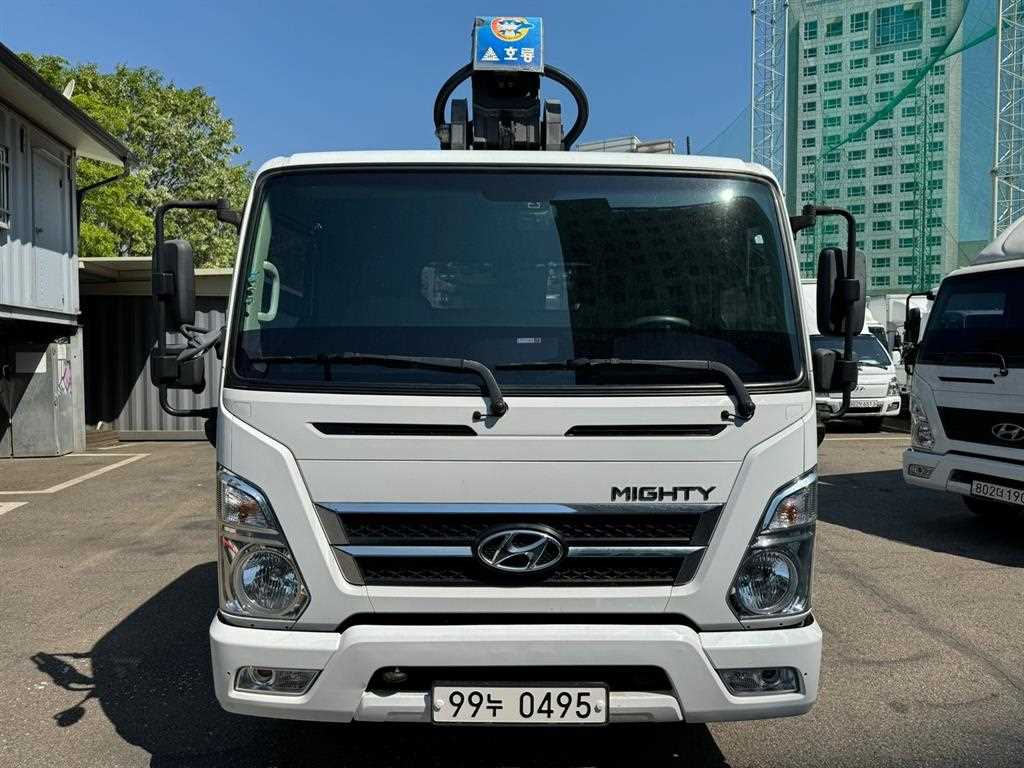 현대 마이티 3.5톤 고소작업차 2018년식 마이티 정면