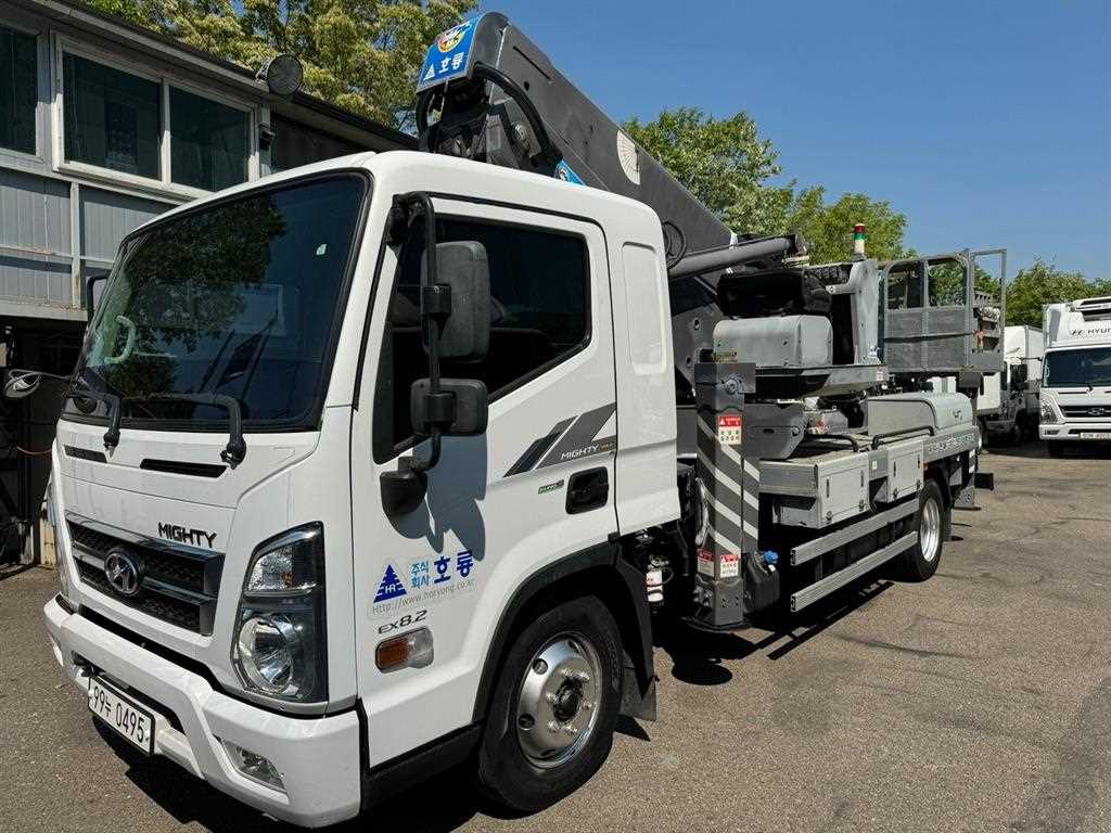 현대 마이티 3.5톤 고소작업차 2018년식 조수석 쪽 전측면