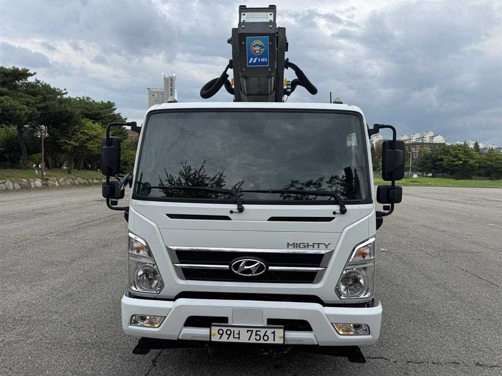 현대 마이티 3.5톤 고소작업차 2024년식 마이티 정면