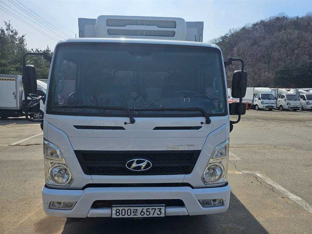 현대 마이티 3.5톤 냉동탑 2017년식 마이티 정면