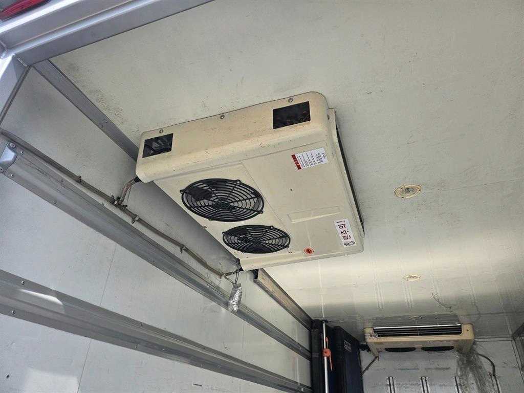 현대 마이티 3.5톤 냉동탑 2017년식 냉동탑 천장 증발기