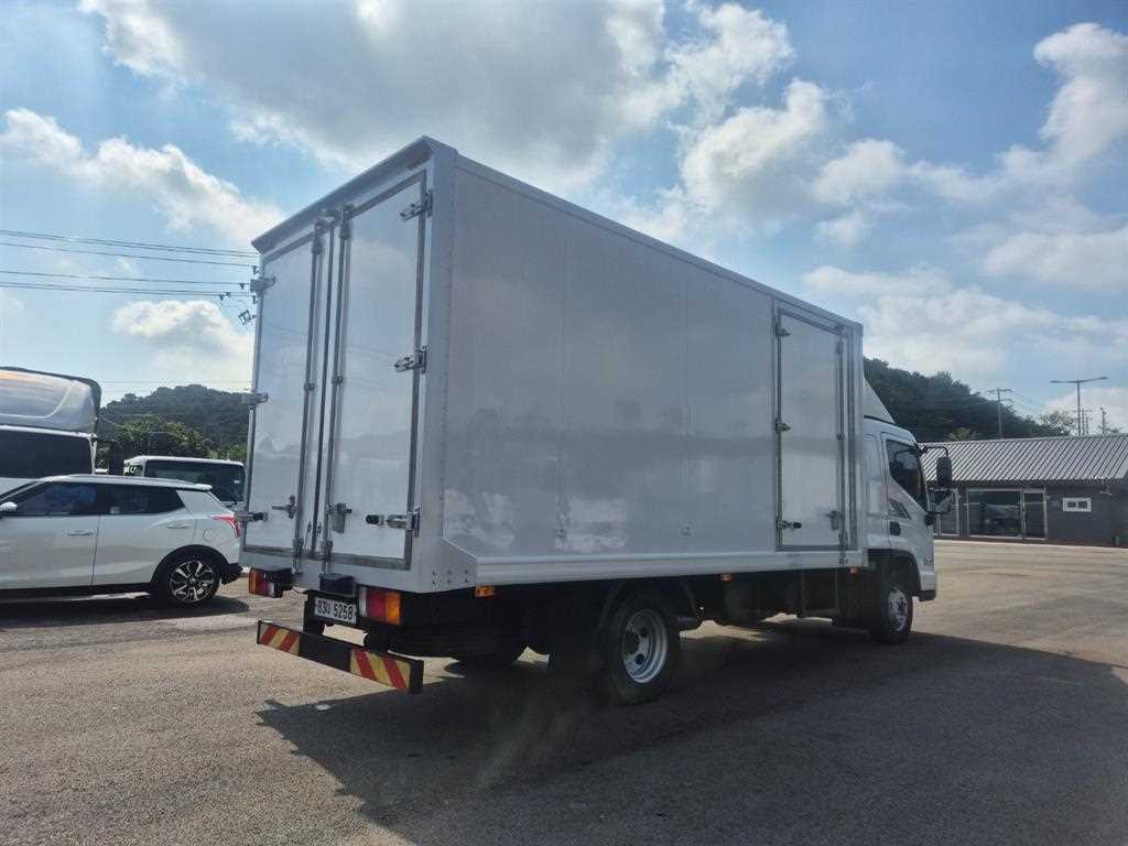 현대 마이티 3.5톤 냉동탑 2018년식 냉동탑 조수석 쪽 후측면