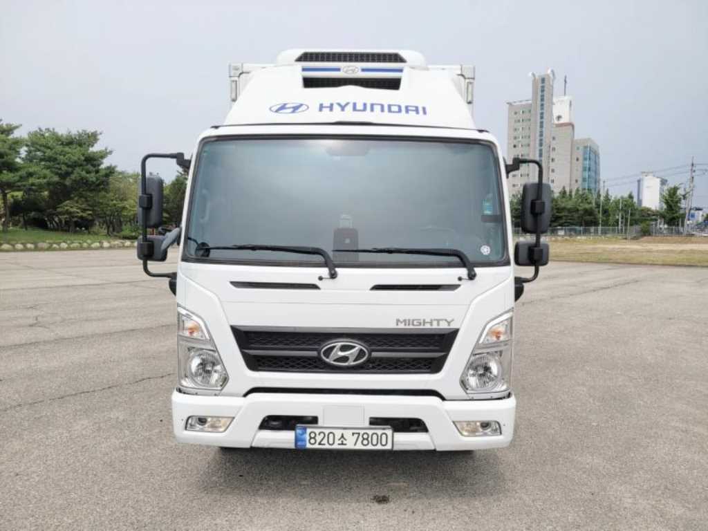 현대 마이티 3.5톤 냉동탑 2023년식 정면