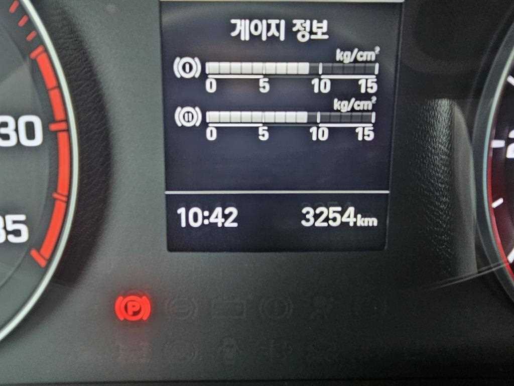 현대 마이티 3.5톤 암롤 2025년식 에어 게이지와 주행거리