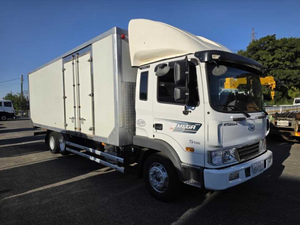 현대 메가트럭 5톤 냉동탑 2017년식 사진 3