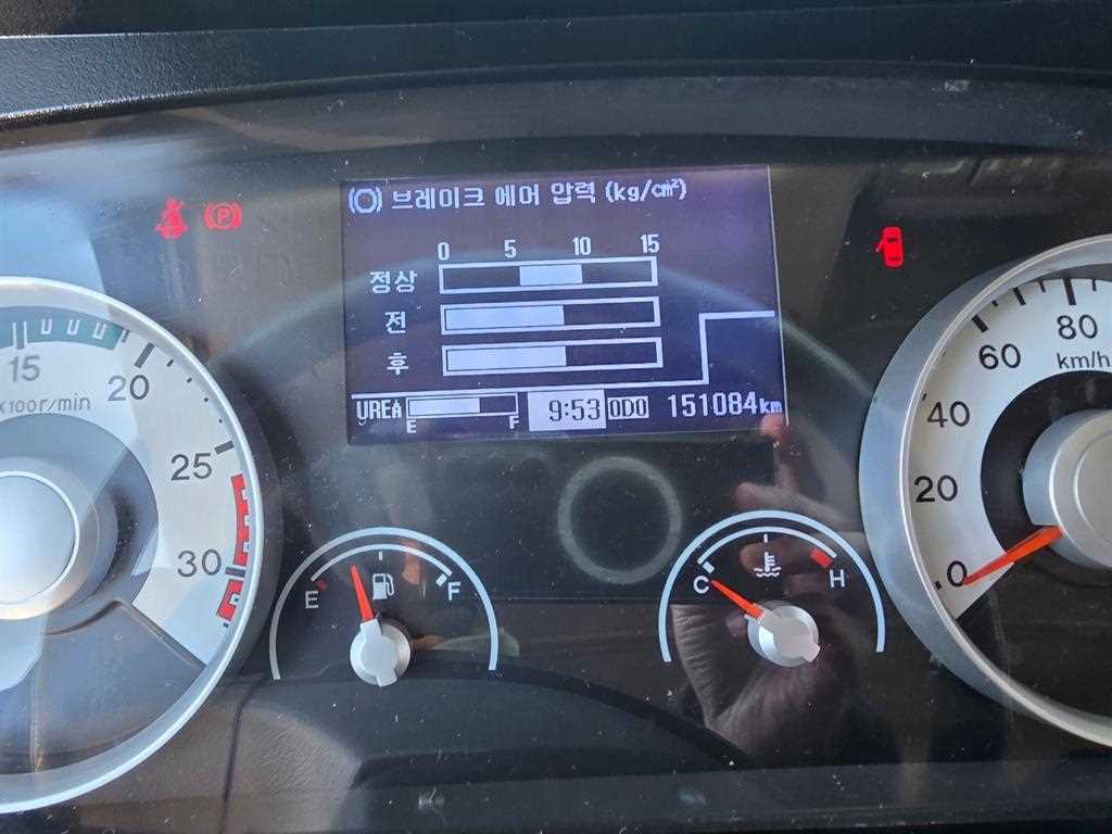 현대 메가트럭 5톤 탱크로리 2016년식 메가트럭 계기판 주행거리