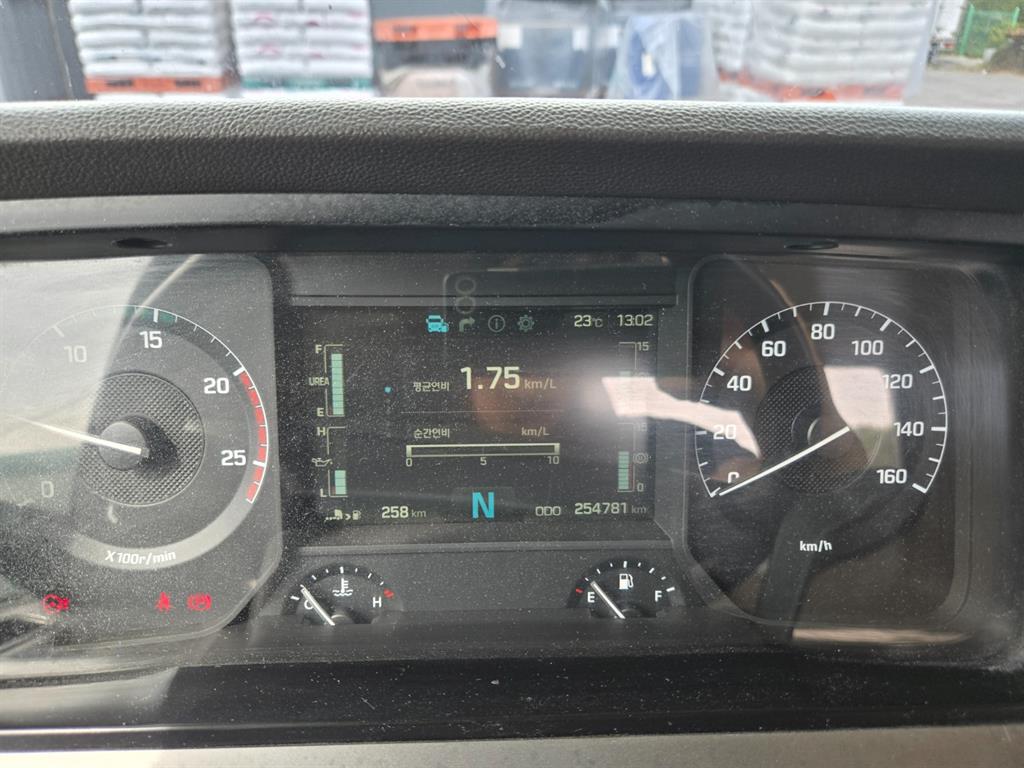 현대 엑시언트 24톤 암롤 2019년식 계기판 주행거리 254,781km
