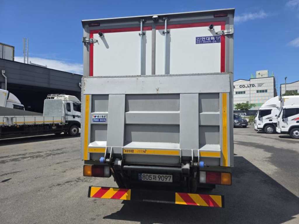 현대 올뉴마이티 2.5톤 내장탑 2024년식 내장탑 후면 리프트