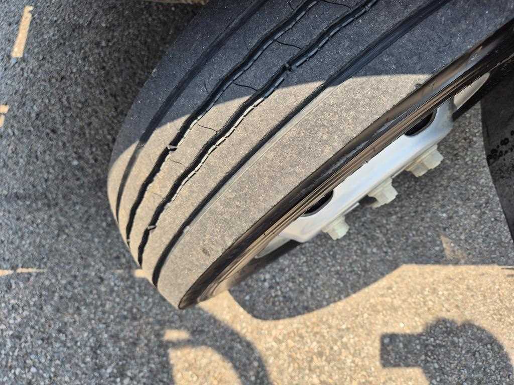 현대 올뉴마이티 2.5톤 내장탑 2024년식 앞 타이어