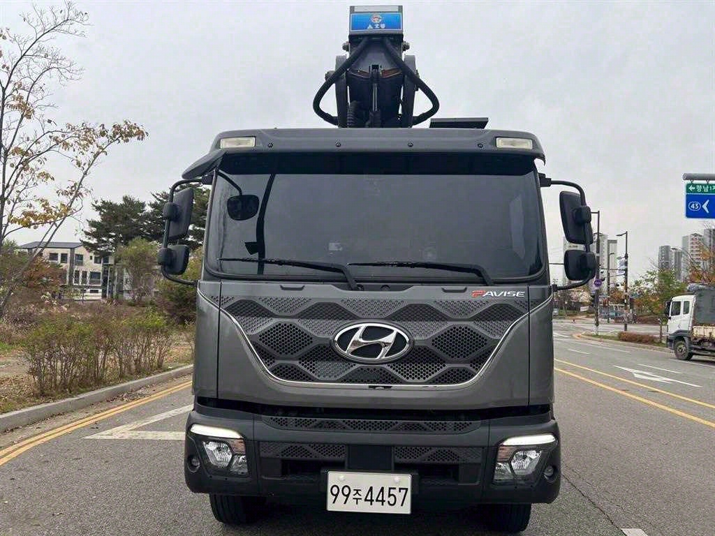 현대 파비스 5톤 고소작업차 2020년식 파비스 정면