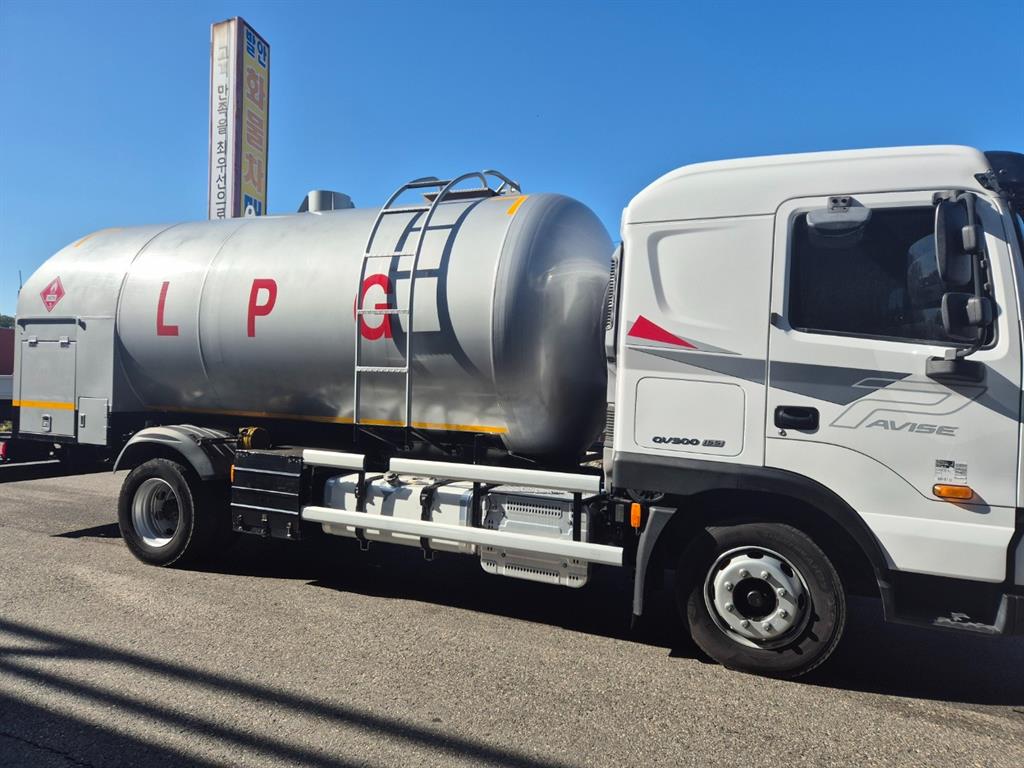 현대 파비스 5톤 탱크로리 2023년식 LPG 탱크 측면