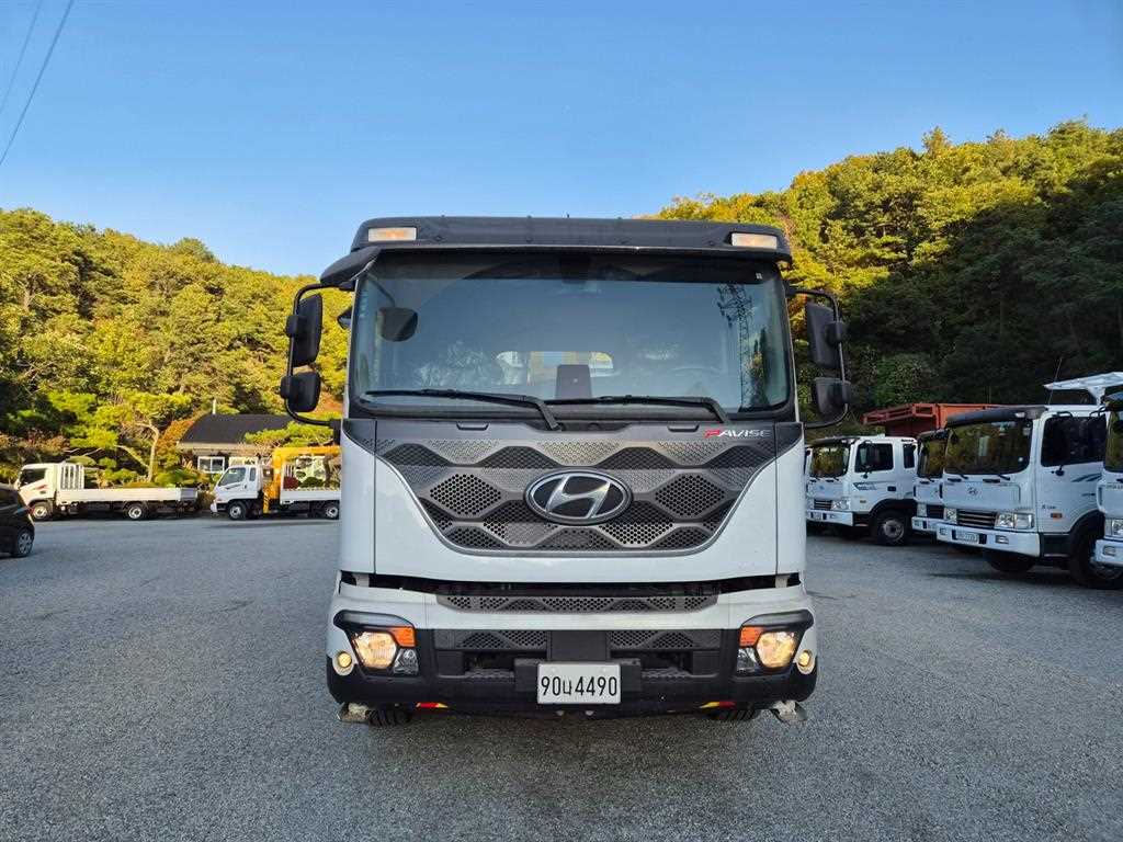 현대 파비스 5.5톤 카고크레인 2021년식 정면 그릴