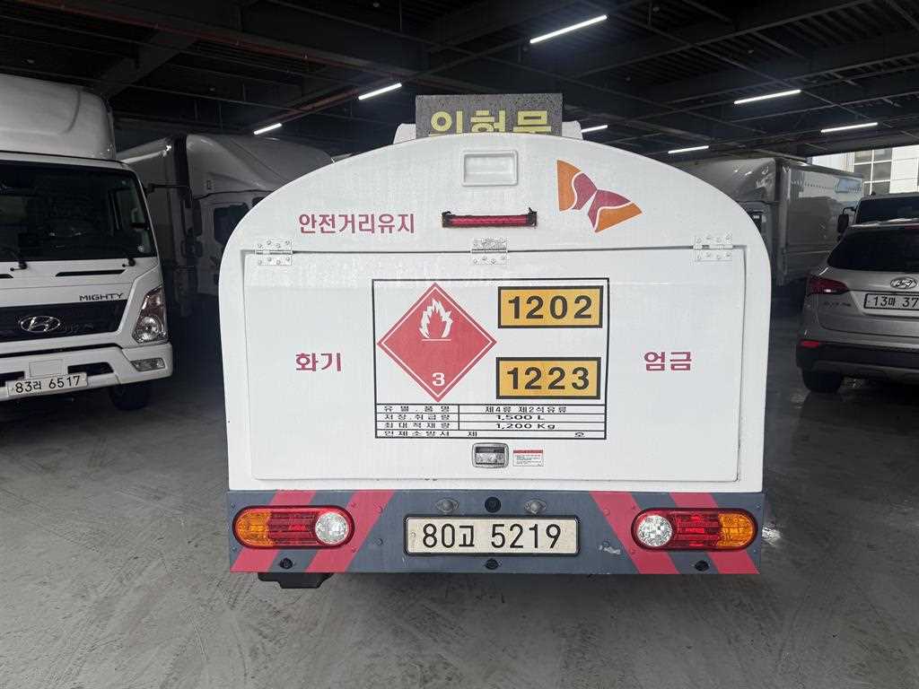 현대 포터 1톤 탱크로리 2021년식 사진 8