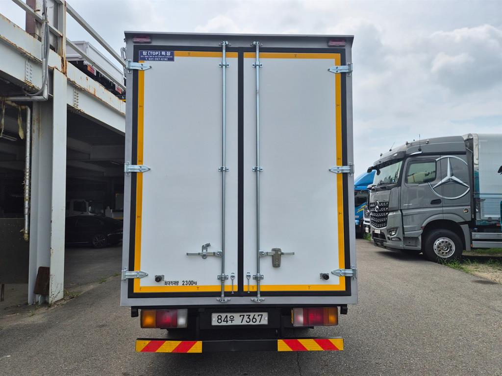 2.5톤 내장탑 2016년식 사진 9