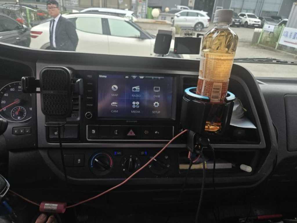 3.5톤 내장탑 2020년식 사진 6