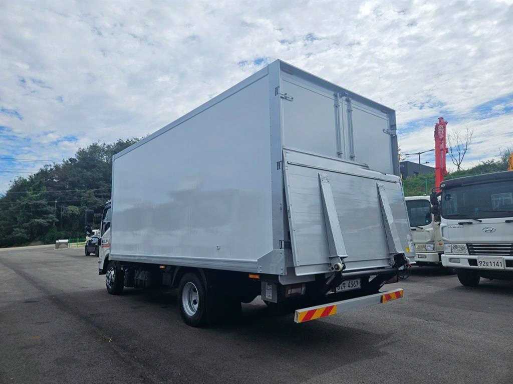3.5톤 냉동탑 2019년식 사진 8