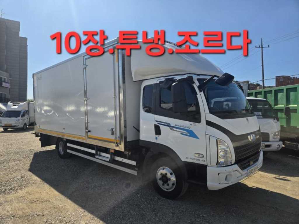 3.5톤 냉동탑 2023년식 사진 1