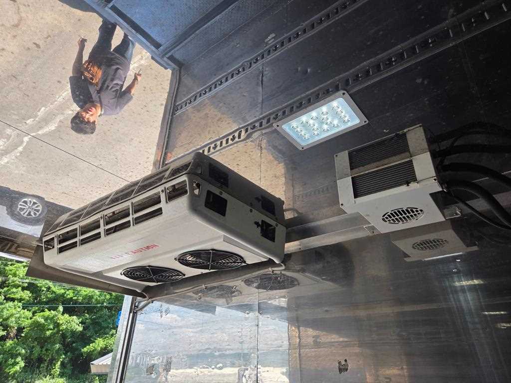 3.5톤 냉동탑 2024년식 사진 13