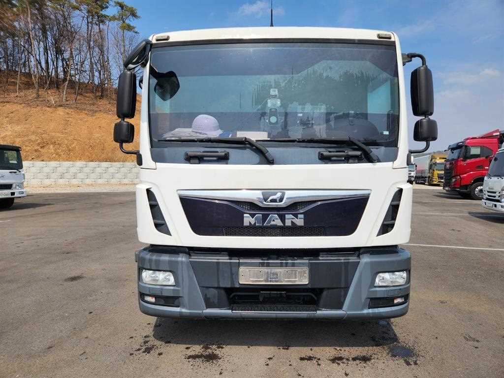 3.5톤 카고 2020년식 사진 3