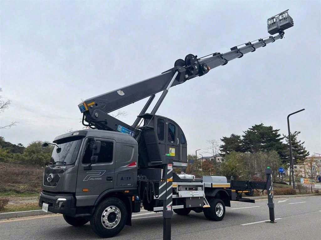5톤 고소작업차 2020년식 사진 8