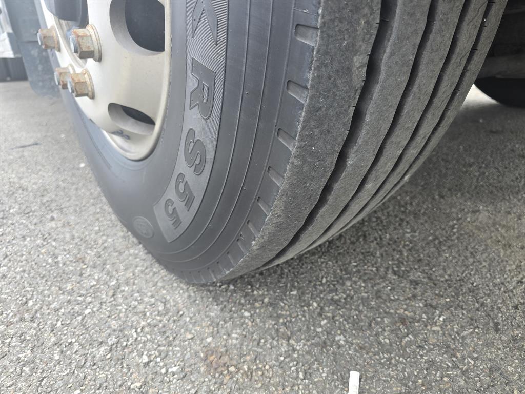 8.5톤 윙바디 2025년식 사진 7
